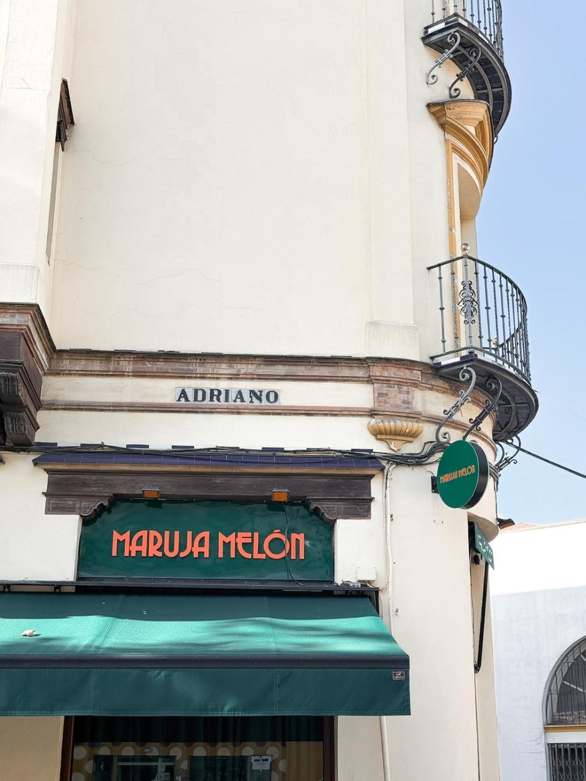 Monkeys Apartments Adriano & Terrace Sevilla Buitenkant foto