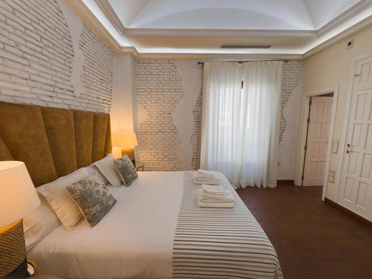Monkeys Apartments Adriano & Terrace Sevilla Buitenkant foto